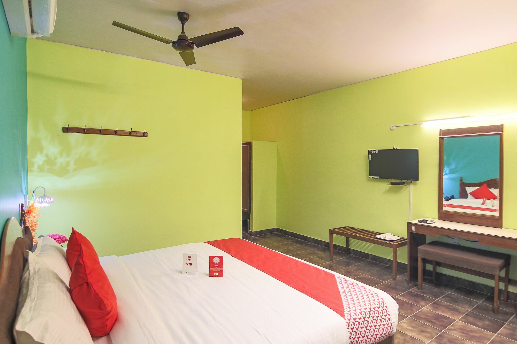 Oyo 10709 Hotel Sbt 维沙卡帕特南 外观 照片